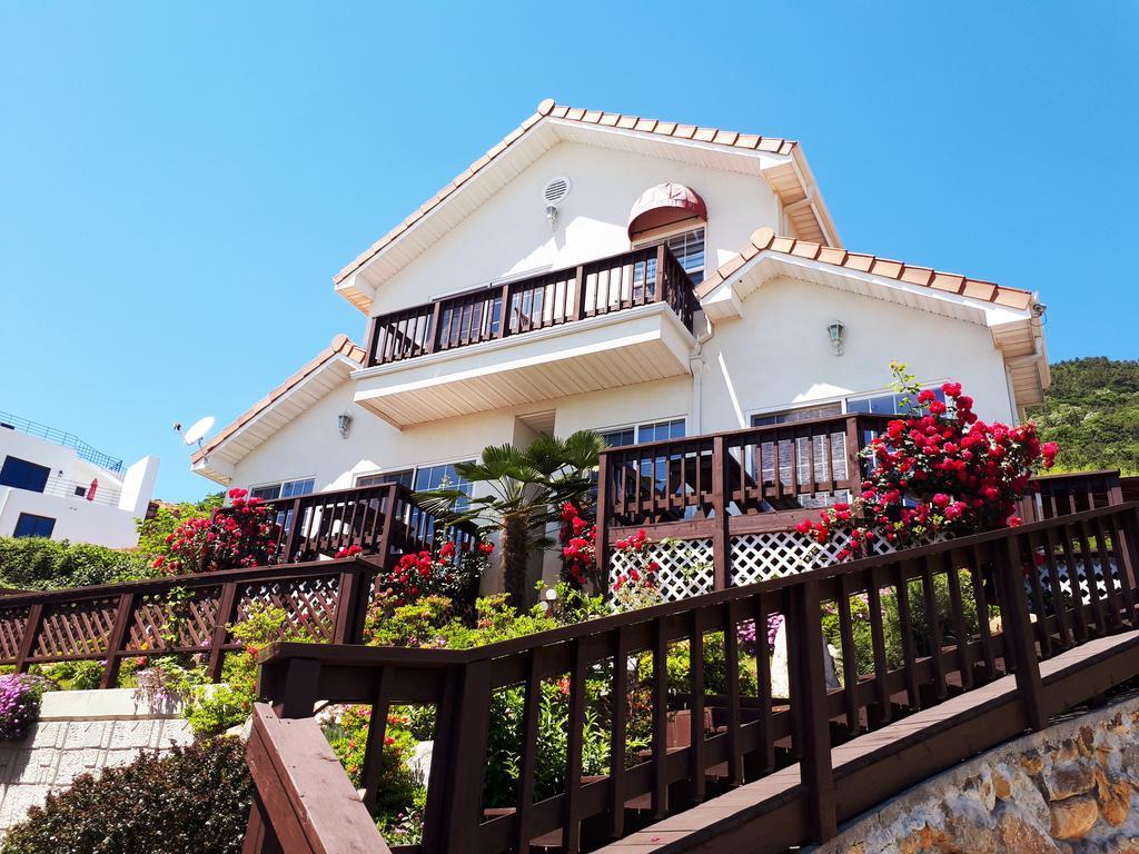 Namhae Bluemare Pension Esterno foto