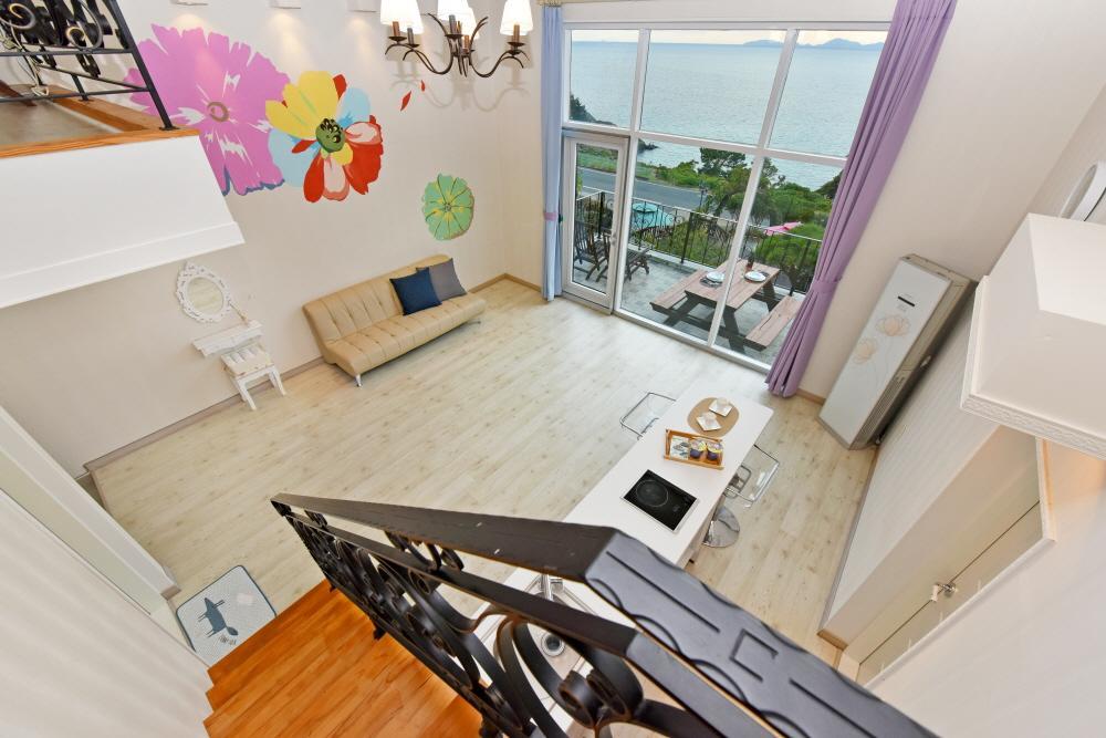 Namhae Bluemare Pension Esterno foto