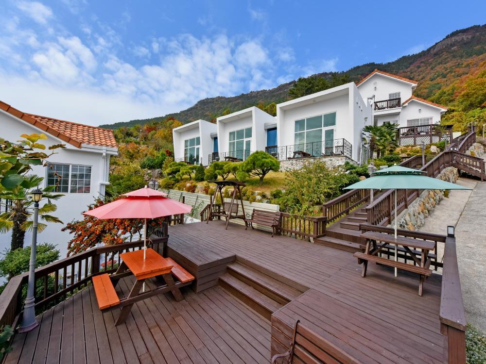 Namhae Bluemare Pension Esterno foto