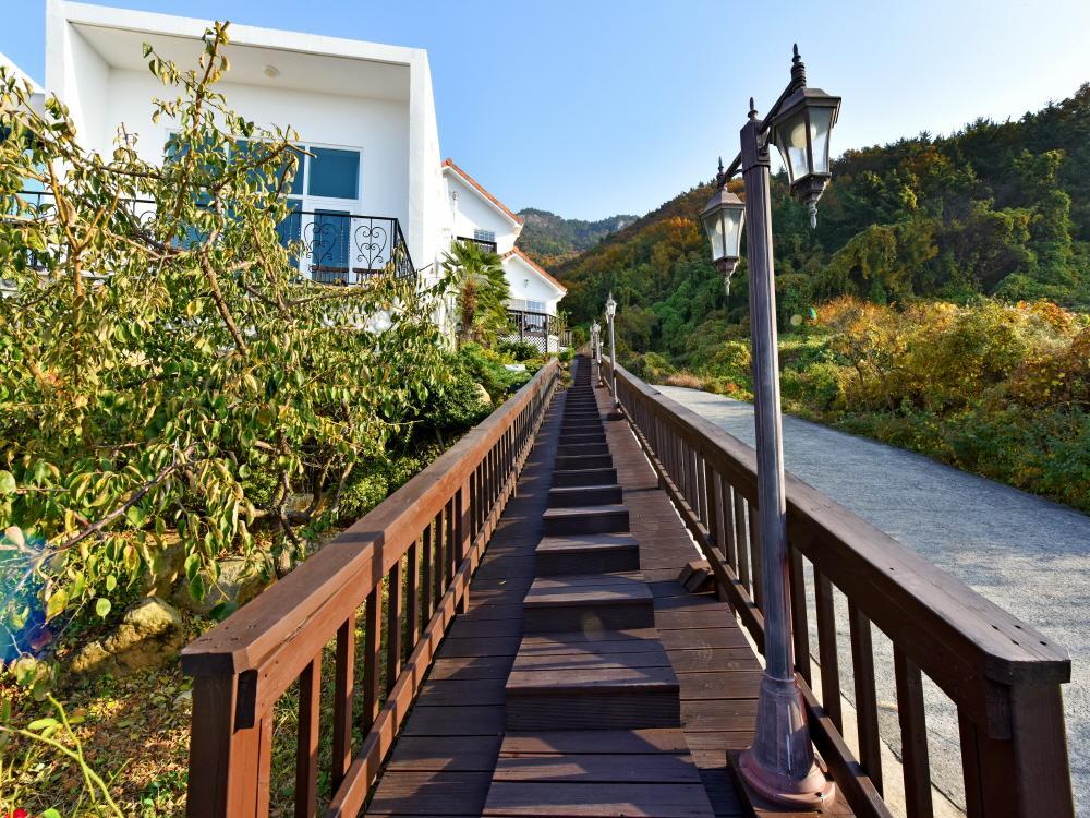 Namhae Bluemare Pension Esterno foto